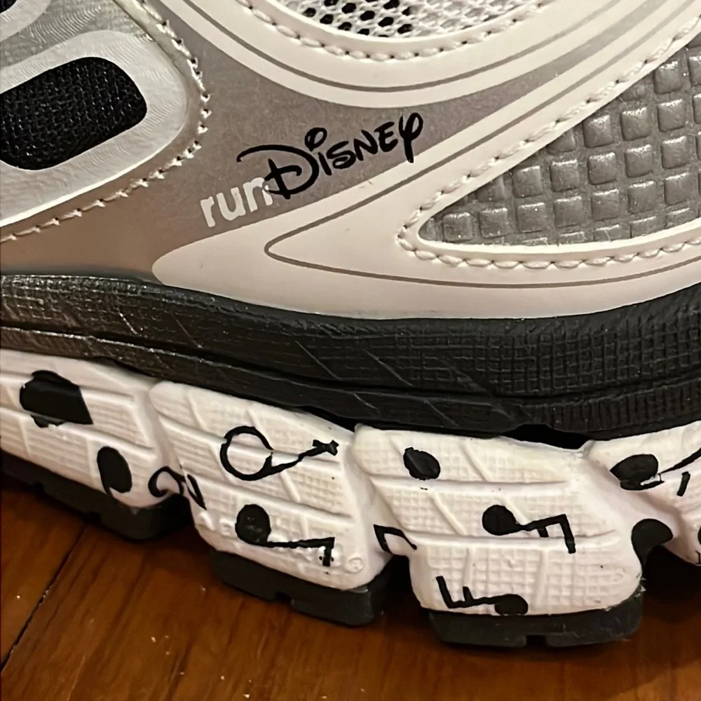 New Balance 860 W860DIS5 Minnie Mouse Run Disney Shoes Sneakers Women’s 5 D Wide